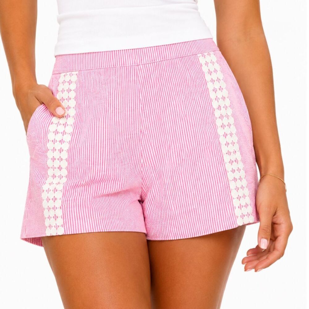 CLEARANCE! Lilly Pulitzer Pink Seersucker Lace Trim Shorts Size 2 Preppy